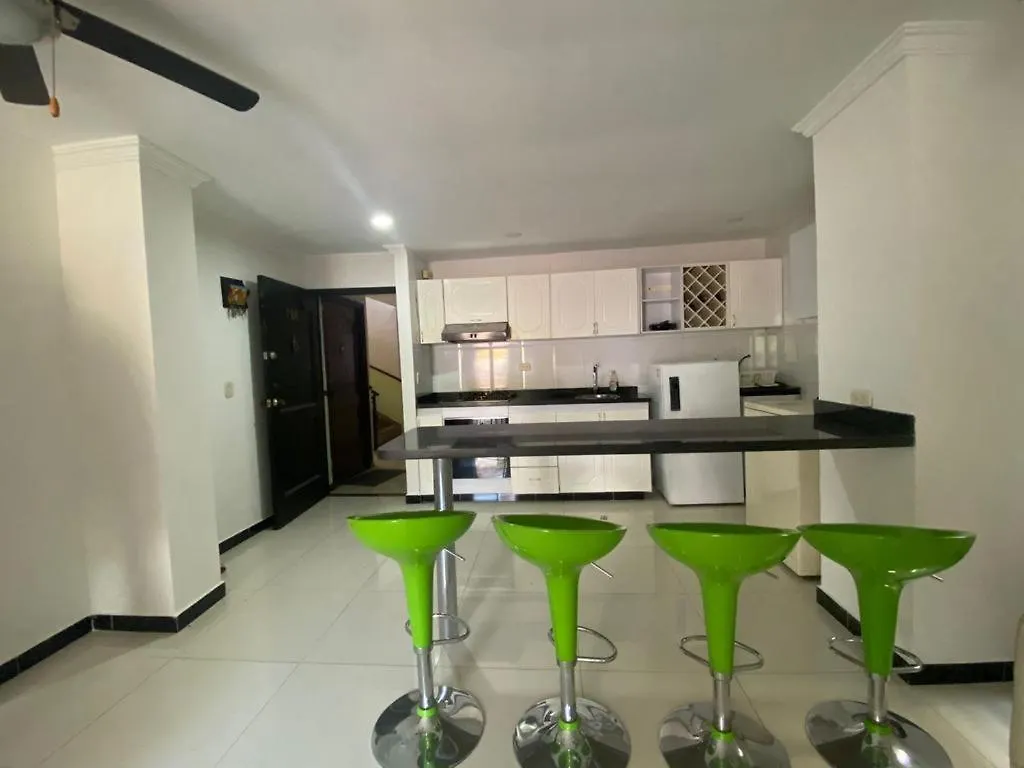 Apartamento A 2 Cuadras De La Playa Rodadero Gaira